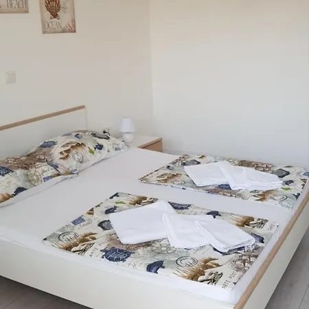 Apartmán R And E *