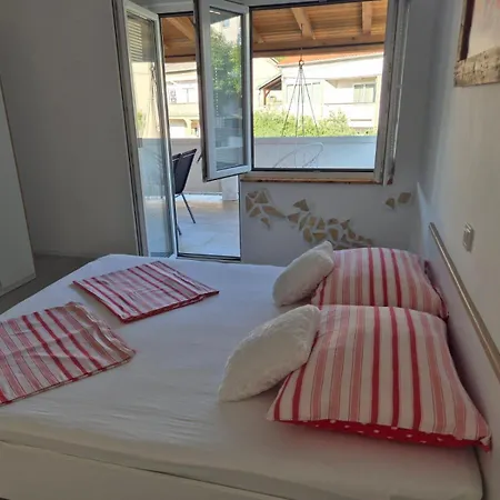 Apartmán R And E *