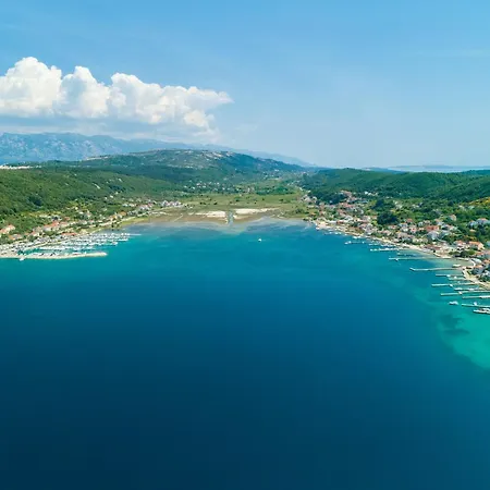 R And E * Supetarska Draga