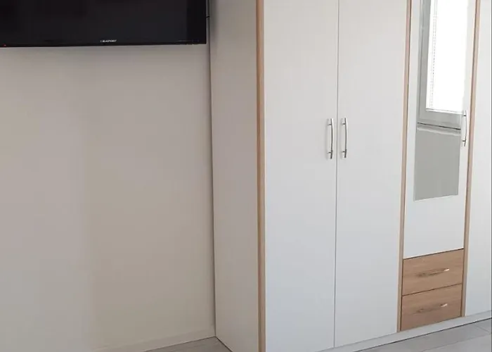 R And E Supetarska Draga