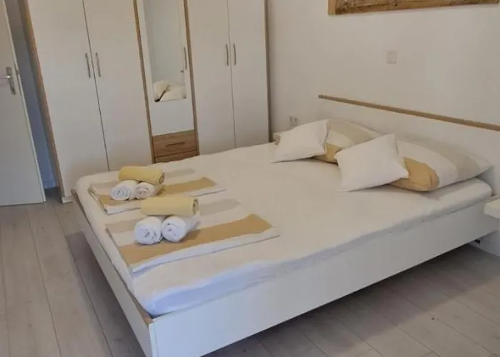 R And E Apartman Supetarska Draga