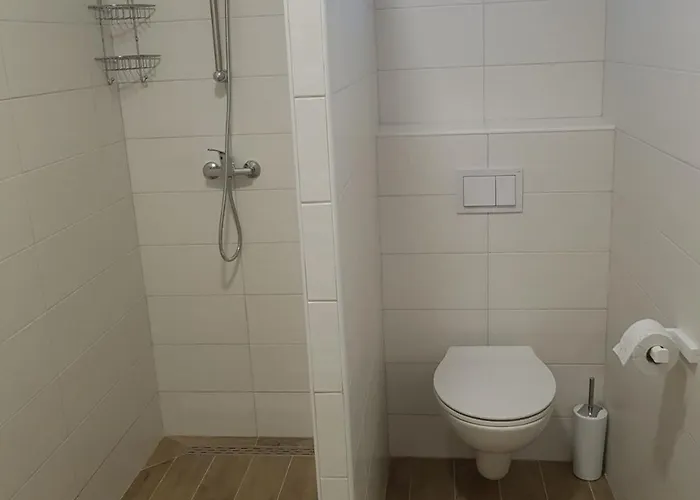 R And E Apartman *