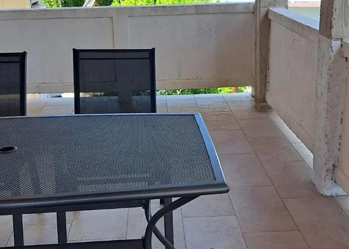 R And E Apartman Supetarska Draga